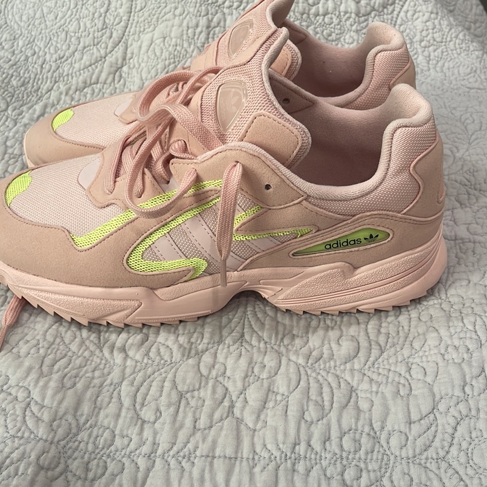 Men’s Adidas Torsion Shoes
